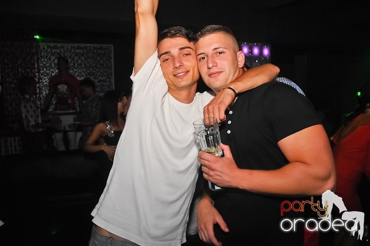 Petrecere de Petrecere în Life Club, 