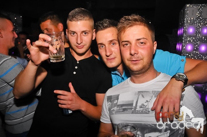 Petrecere de Petrecere în Life Club, 