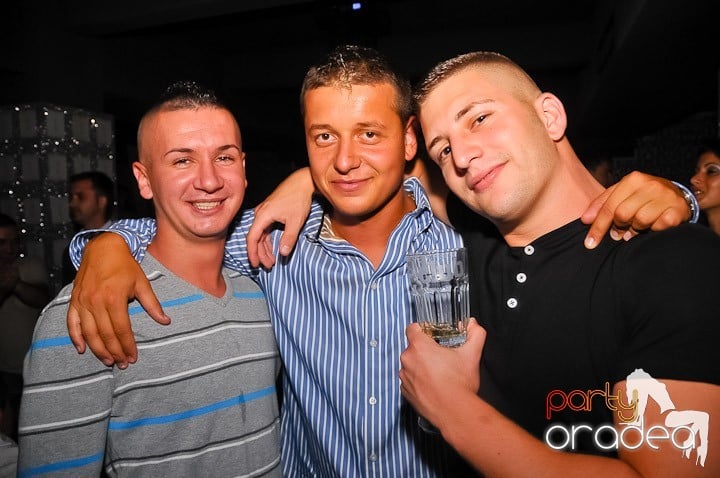 Petrecere de Petrecere în Life Club, 