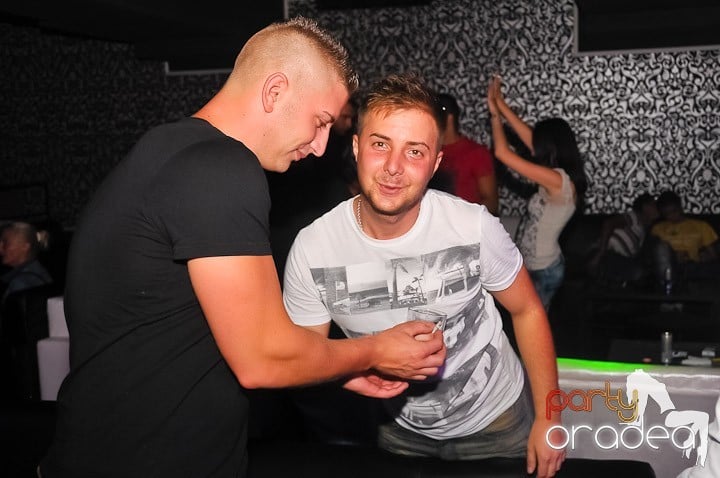 Petrecere de Petrecere în Life Club, 