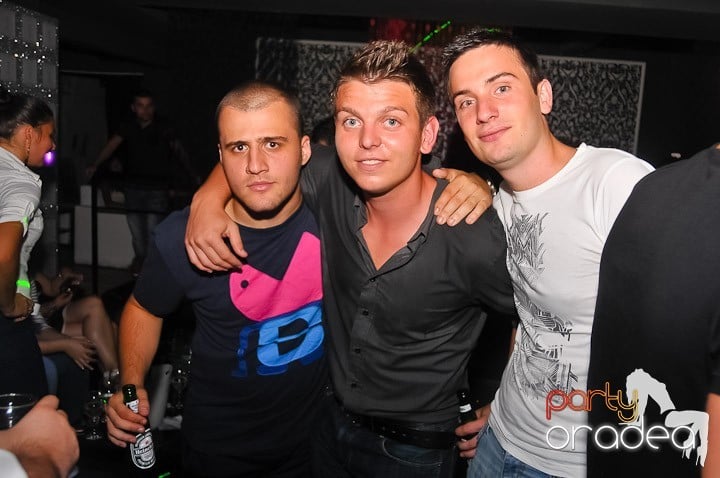 Petrecere de Petrecere în Life Club, 