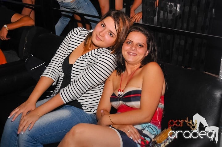 Petrecere de Petrecere în Life Club, 