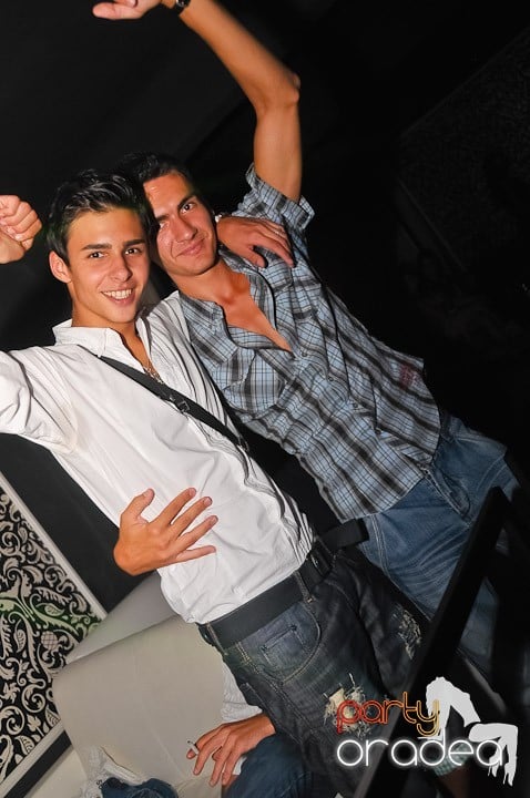 Petrecere de Petrecere în Life Club, 