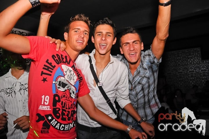 Petrecere de Petrecere în Life Club, 