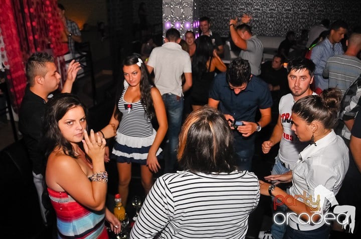 Petrecere de Petrecere în Life Club, 