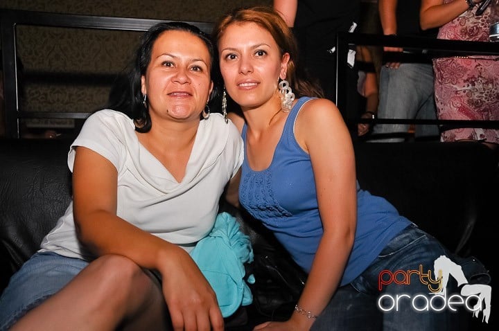 Petrecere de Petrecere în Life Club, 