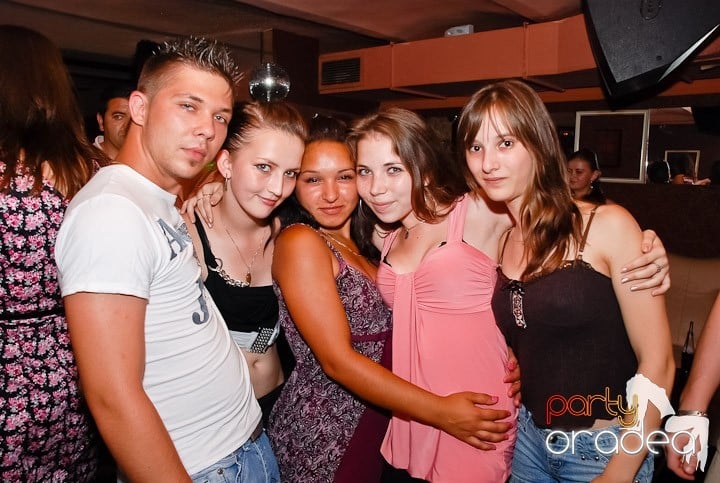 Petrecere de sfârşit de săptămână în Seven, 