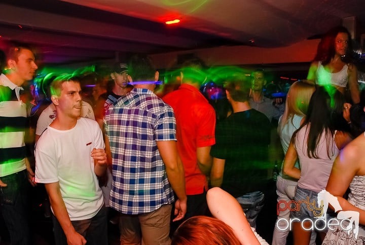 Petrecere de sfârşit de săptămână în Seven, 