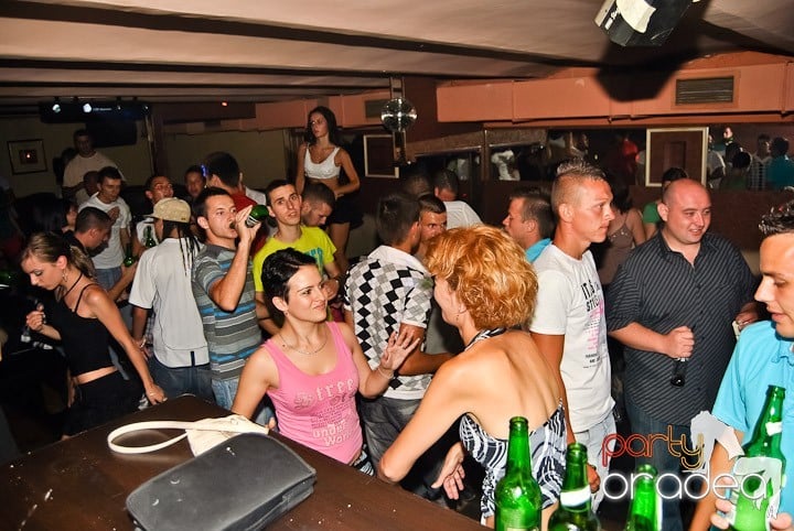 Petrecere de sfârşit de săptămână în Seven, 