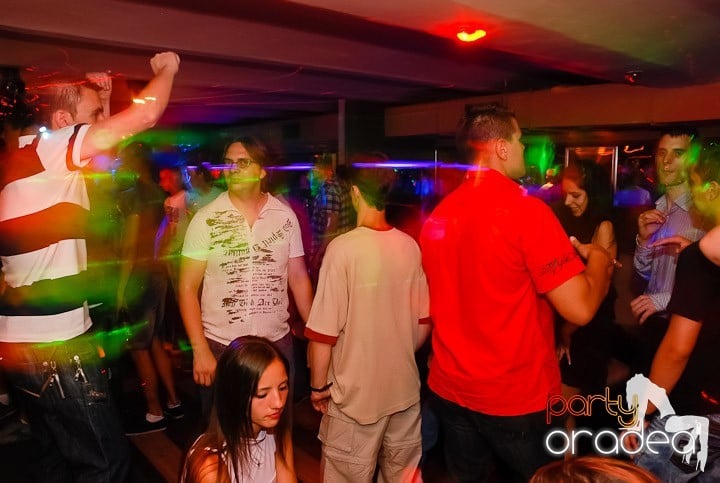 Petrecere de sfârşit de săptămână în Seven, 