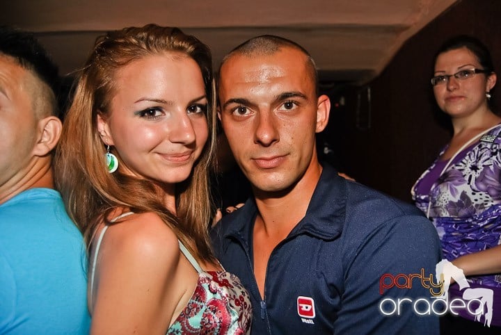 Petrecere de sfârşit de săptămână în Seven, 