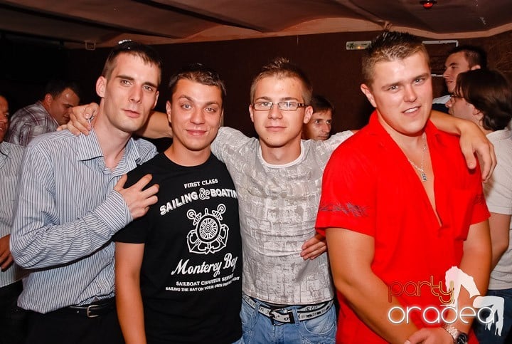 Petrecere de sfârşit de săptămână în Seven, 