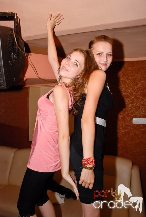 Petrecere de sfârşit de săptămână în Seven, 