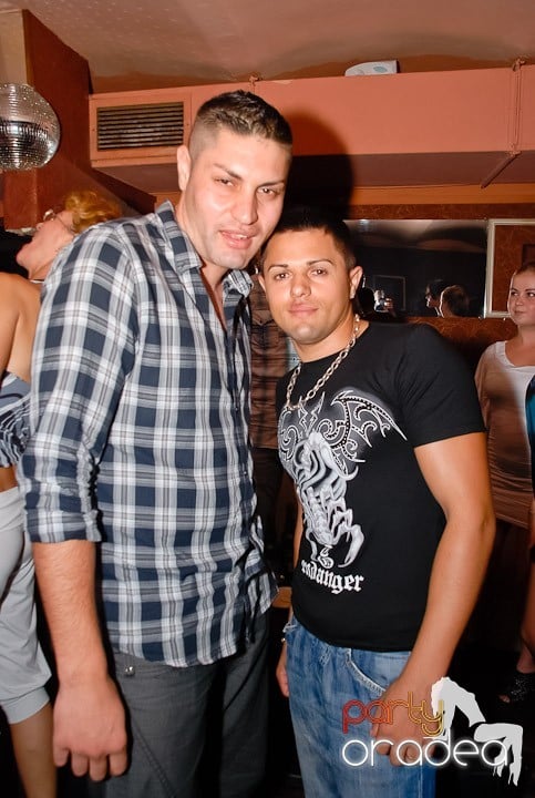 Petrecere de sfârşit de săptămână în Seven, 