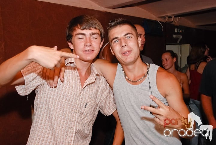 Petrecere de sfârşit de săptămână în Seven, 