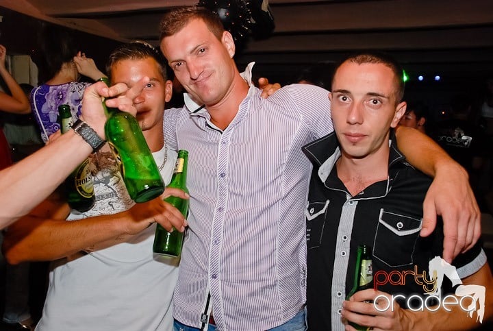 Petrecere de sfârşit de săptămână în Seven, 