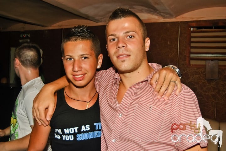 Petrecere de sfârşit de săptămână în Seven, 