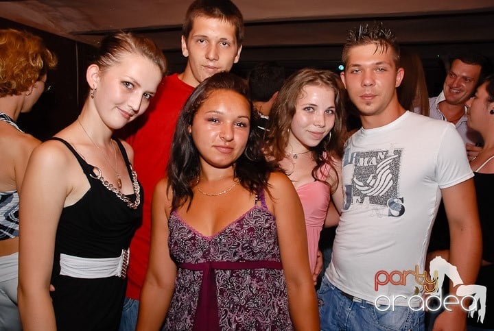 Petrecere de sfârşit de săptămână în Seven, 