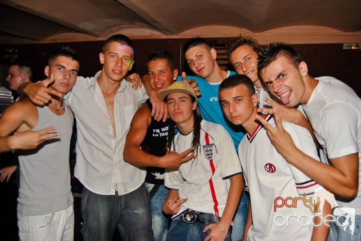 Petrecere de sfârşit de săptămână în Seven, 