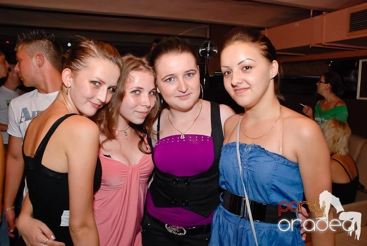 Petrecere de sfârşit de săptămână în Seven, 