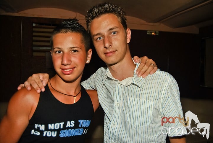 Petrecere de sfârşit de săptămână în Seven, 