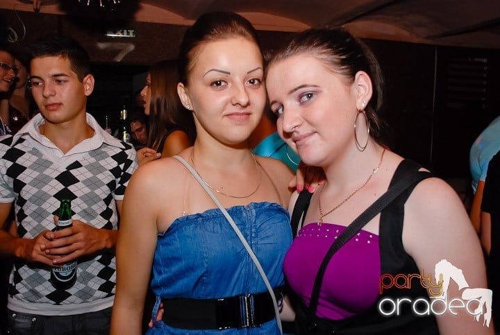 Petrecere de sfârşit de săptămână în Seven, 