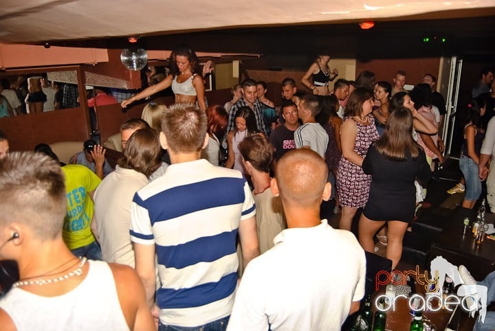 Petrecere de sfârşit de săptămână în Seven, 