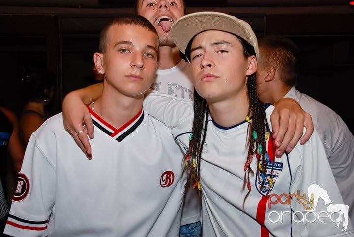 Petrecere de sfârşit de săptămână în Seven, 