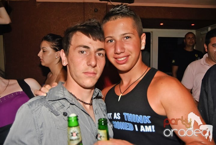 Petrecere de sfârşit de săptămână în Seven, 