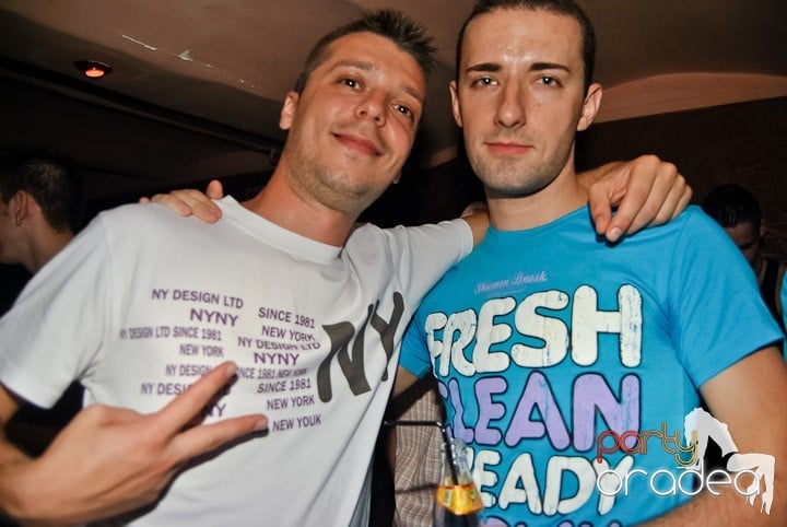 Petrecere de sfârşit de săptămână în Seven, 