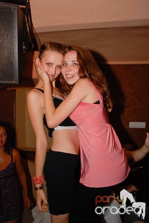 Petrecere de sfârşit de săptămână în Seven, 