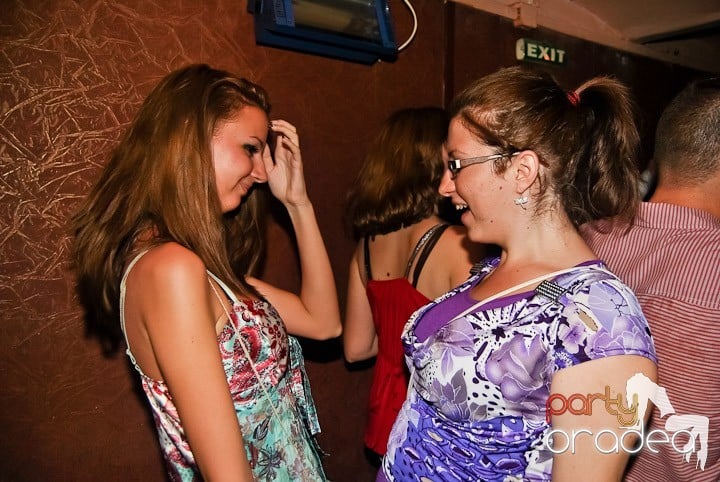 Petrecere de sfârşit de săptămână în Seven, 