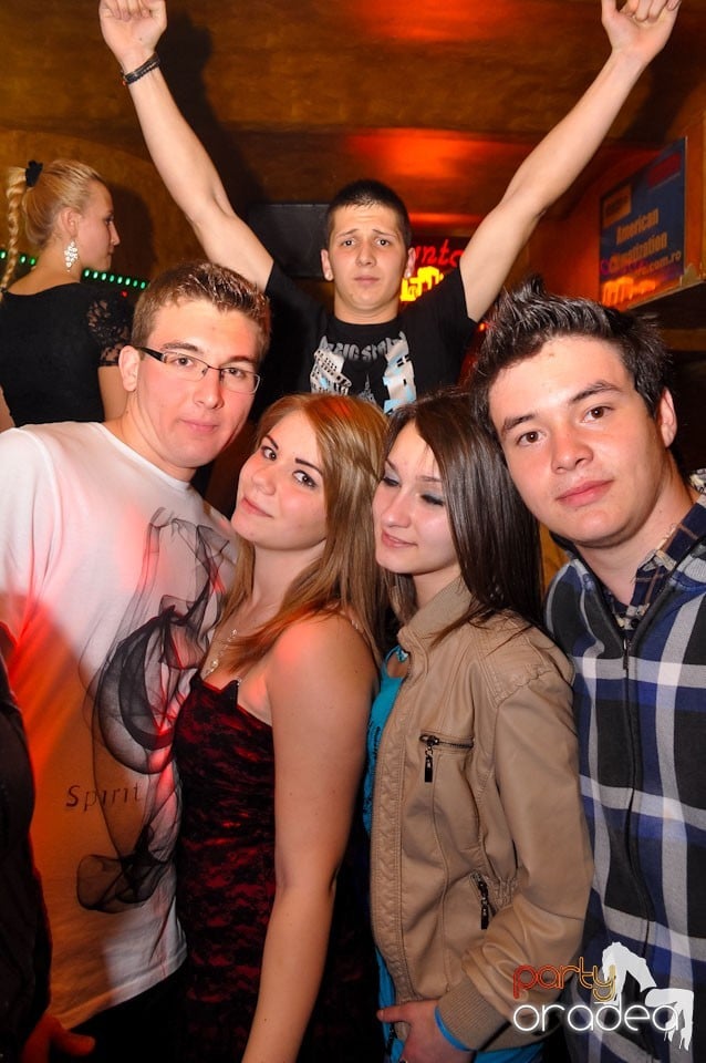 Petrecere de Vinerea Mare în Downtown, 