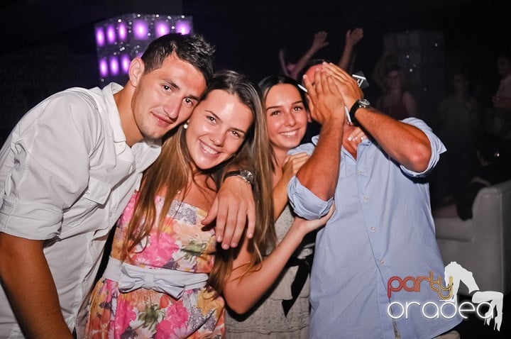 Petrecere de zile mari în Life Club, 