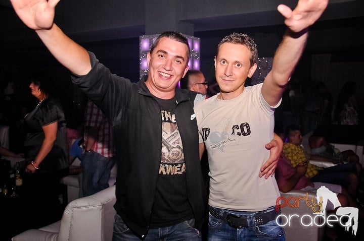 Petrecere de zile mari în Life Club, 