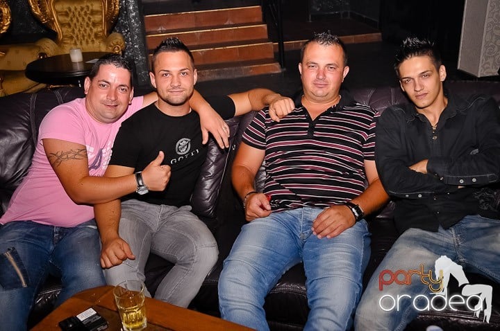 Petrecere de zile mari în Life Club, 