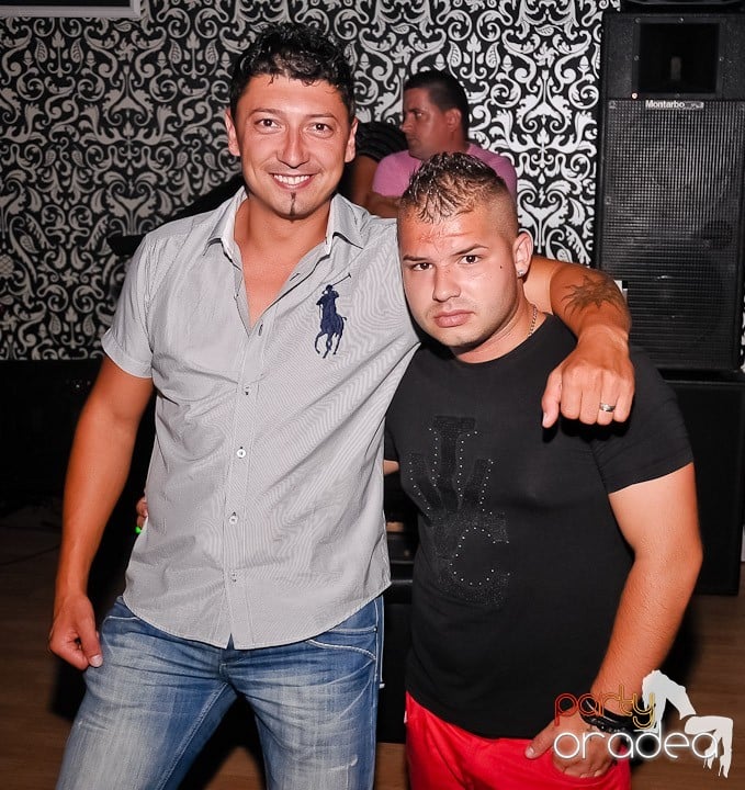 Petrecere de zile mari în Life Club, 