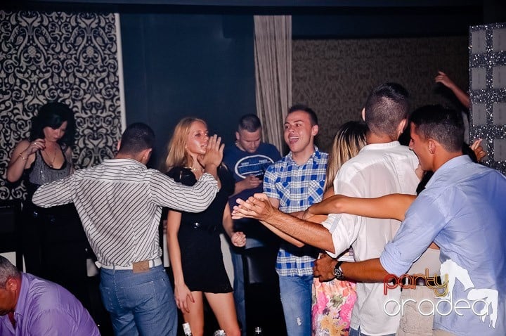 Petrecere de zile mari în Life Club, 