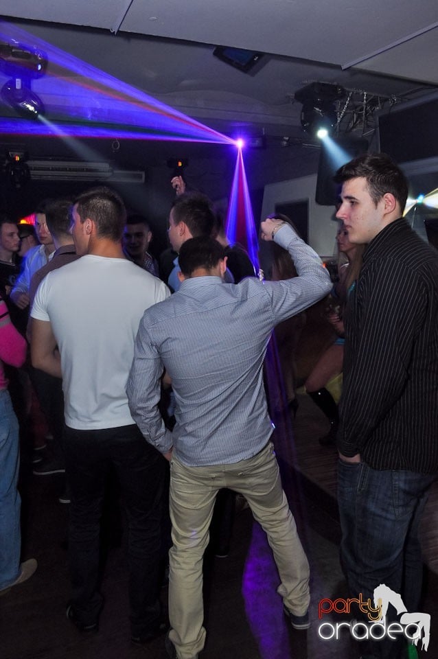 Petrecere de Ziua Bărbatului în Heat Club,