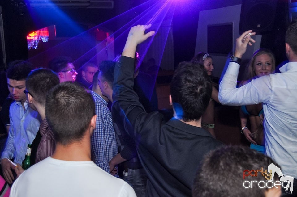 Petrecere de Ziua Bărbatului în Heat Club,