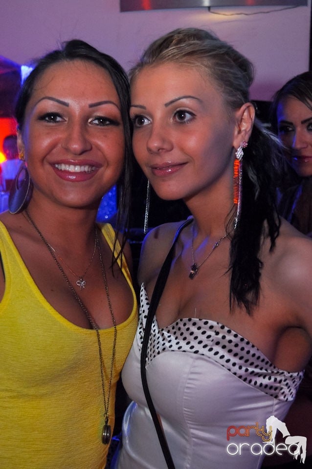 Petrecere de Ziua Bărbatului în Heat Club,