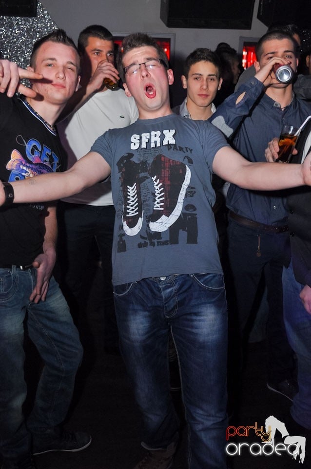 Petrecere de Ziua Bărbatului în Heat Club,
