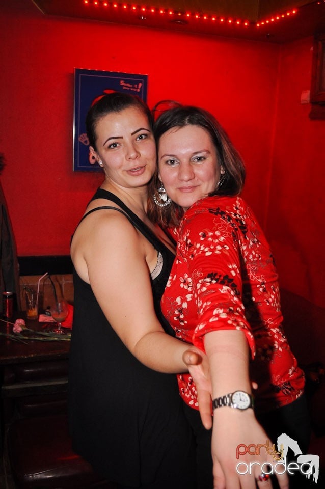 Petrecere de Ziua Femeii în Downtown,