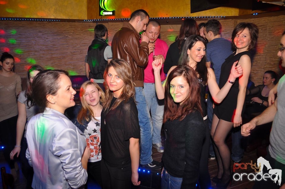 Petrecere de Ziua Femeii în Downtown,