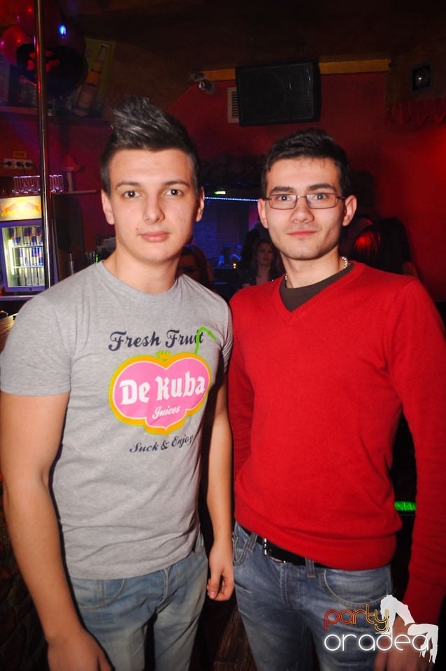 Petrecere de Ziua Femeii în Downtown,