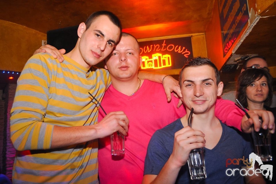 Petrecere de Ziua Femeii în Downtown,