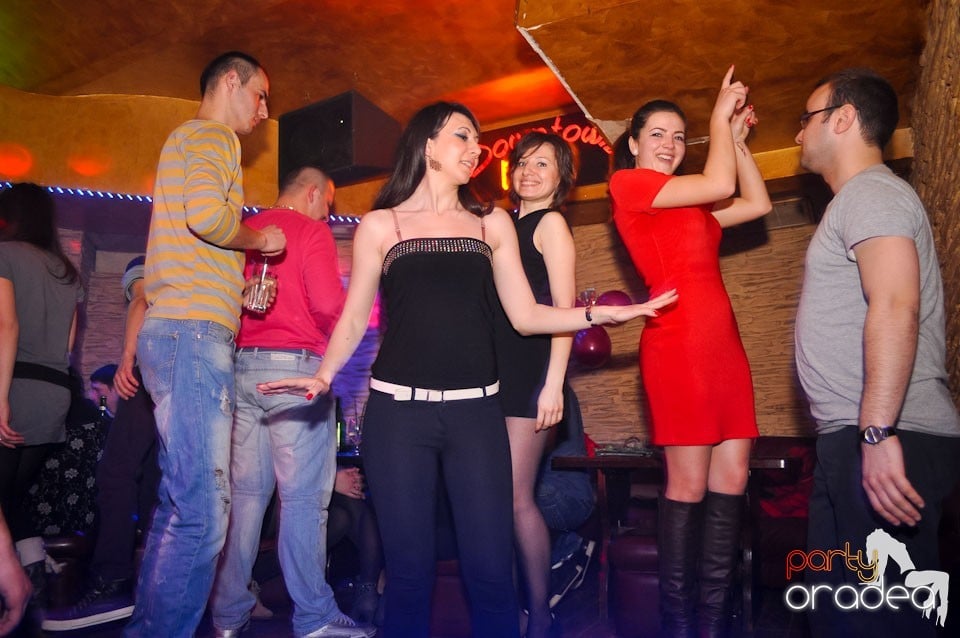 Petrecere de Ziua Femeii în Downtown,