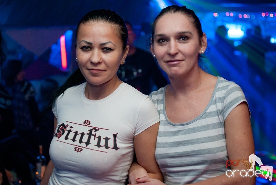 Petrecere în Club Diamonds,