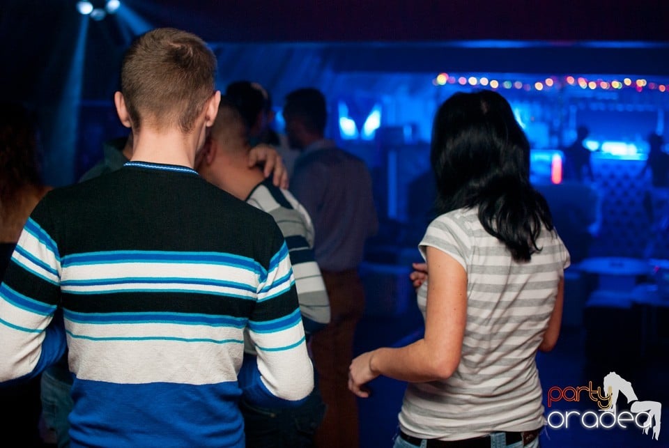 Petrecere în Club Diamonds,