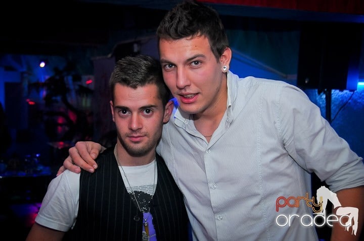 Petrecere în Club Dives, 